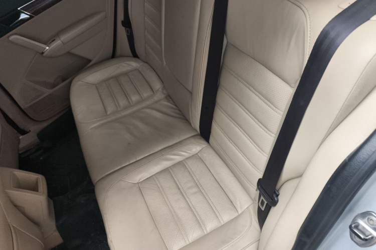 Used Volkswagen Lavida 2013 1.6L Automatic Luxury Edition Left Rear Seat
