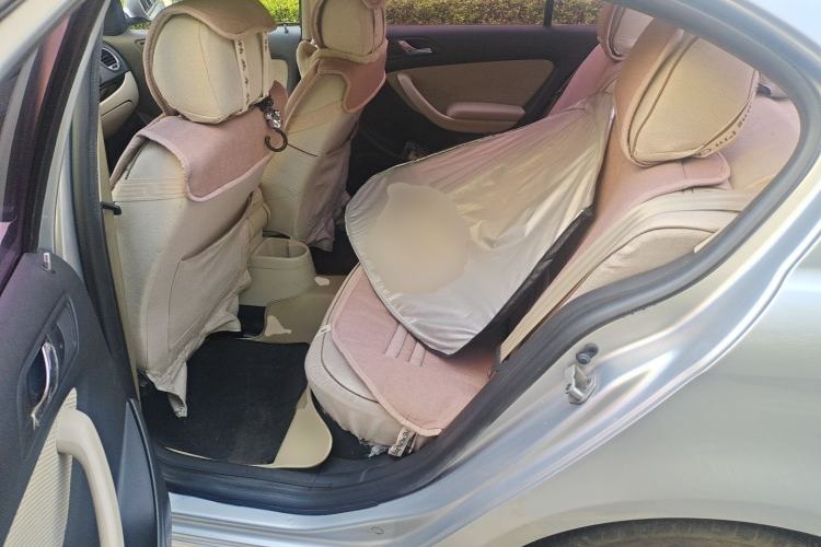 Used Volkswagen Lavida 2013 1.6L Manual Fashion Edition Left Rear Seat