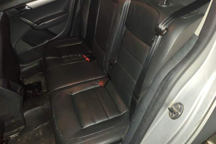 Used Volkswagen Lavida 2013 Revised Version 1.4 TSI Manual Comfort Edition Left Rear Seat