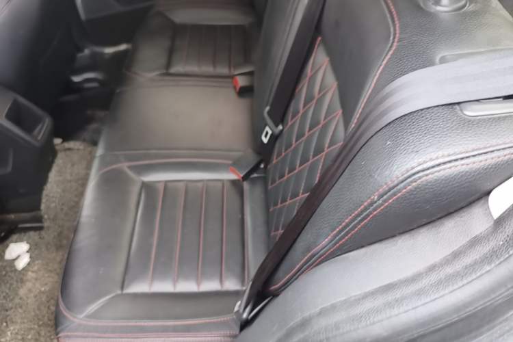 Used Volkswagen Lavida 2013 Revised Classic 1.6L Manual Fashion Edition Left Rear Seat