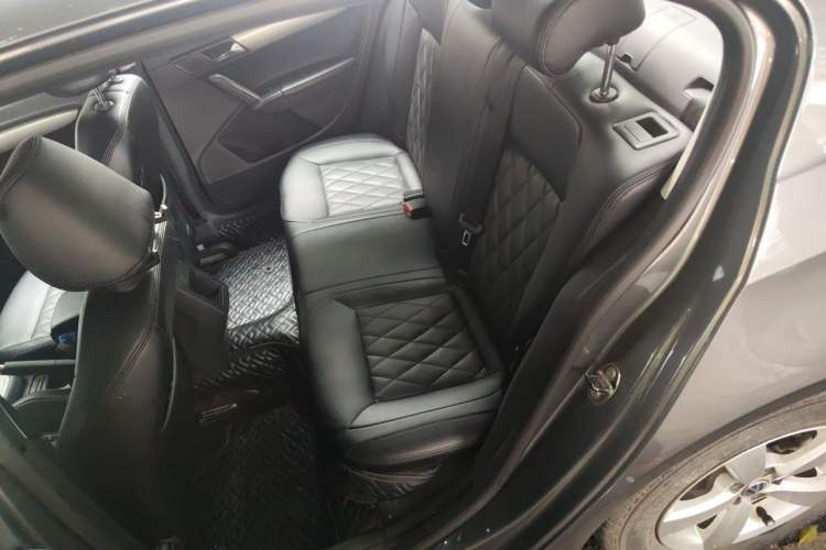 Used Volkswagen Lavida 2013 Revised Classic 1.6L Automatic Fashion Edition Left Rear Seat