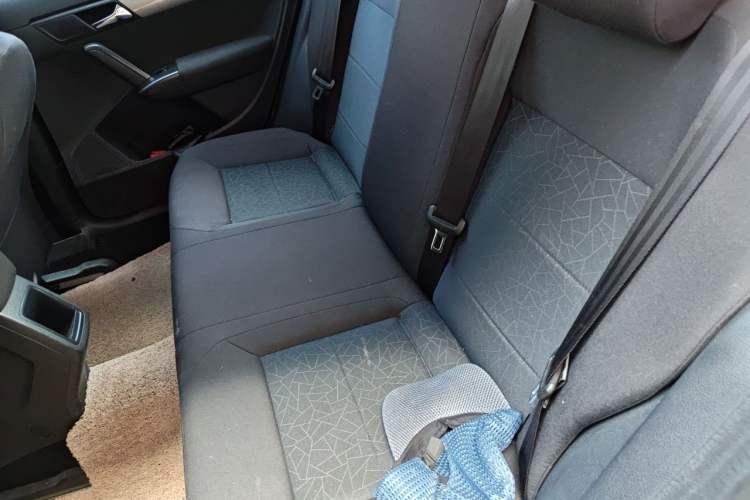 Used Volkswagen Lavida 2013 Revised Classic 1.6L Manual Fashion Edition Left Rear Seat