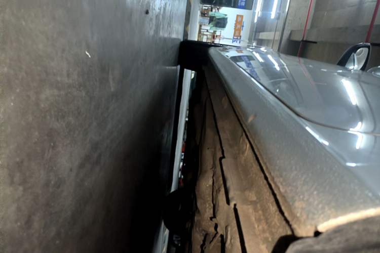 Used Volkswagen Lavida 2013 Revised Version 1.4 TSI Manual Comfort Edition Left Side Sill
