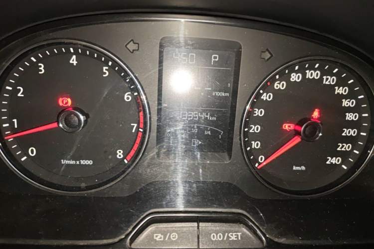 Used Volkswagen Lavida 2013 Revised Version 1.4 TSI DSG Comfort Edition Odometer Close Up