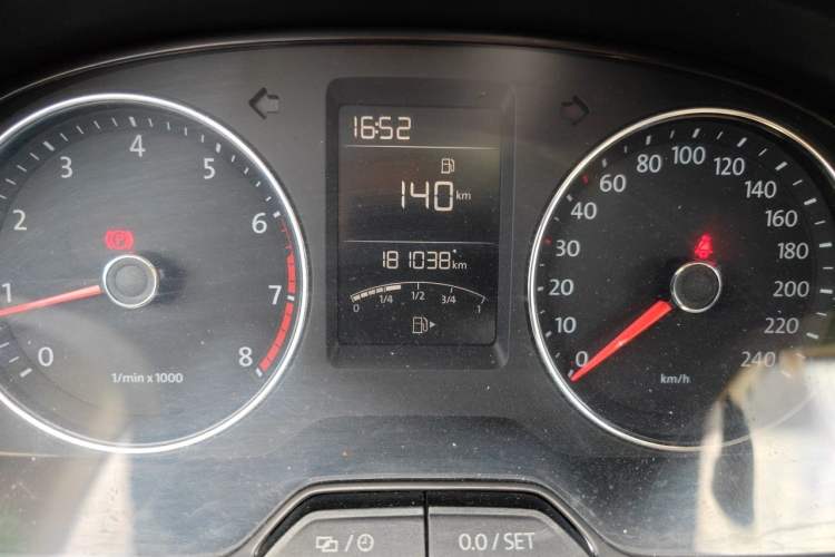 Used Volkswagen Lavida 2013 Revised Version 1.4 TSI Manual Comfort Edition Odometer Close Up