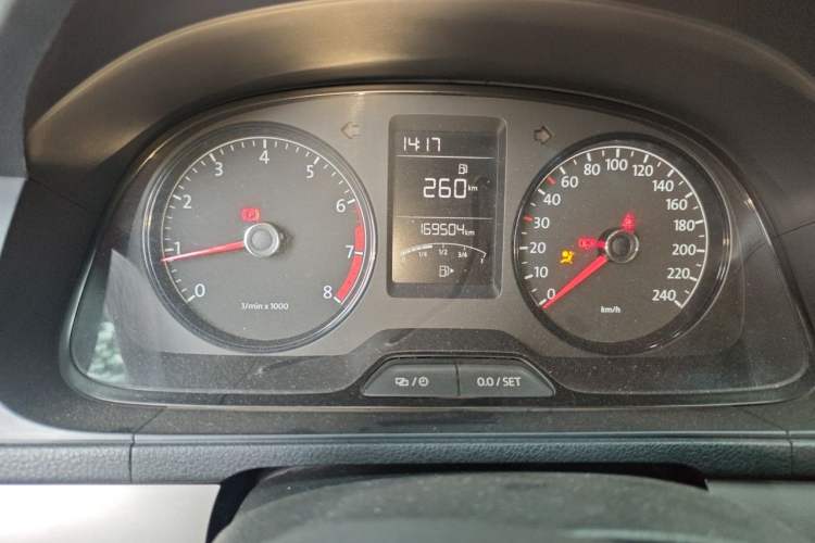 Used Volkswagen Lavida 2013 Revised Classic 1.6L Manual Fashion Edition Odometer Close Up