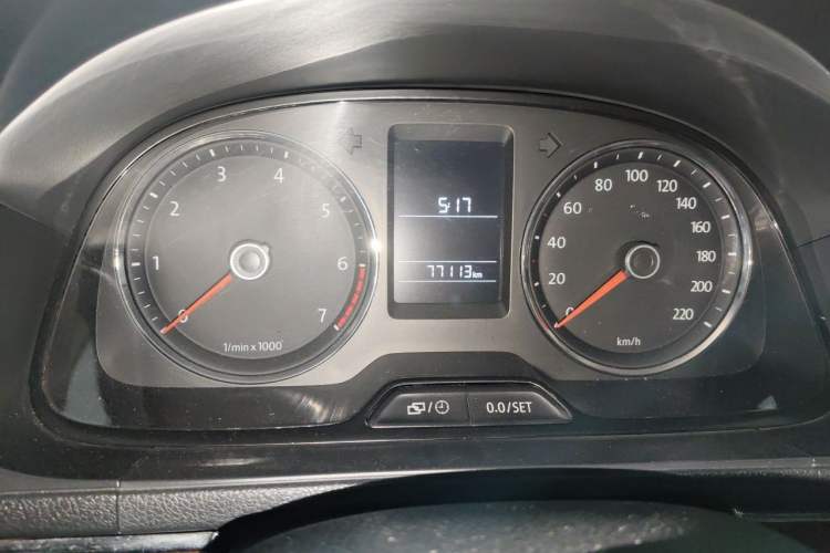 Used Volkswagen Lavida 2013 1.6L Automatic Luxury Edition Odometer Close Up