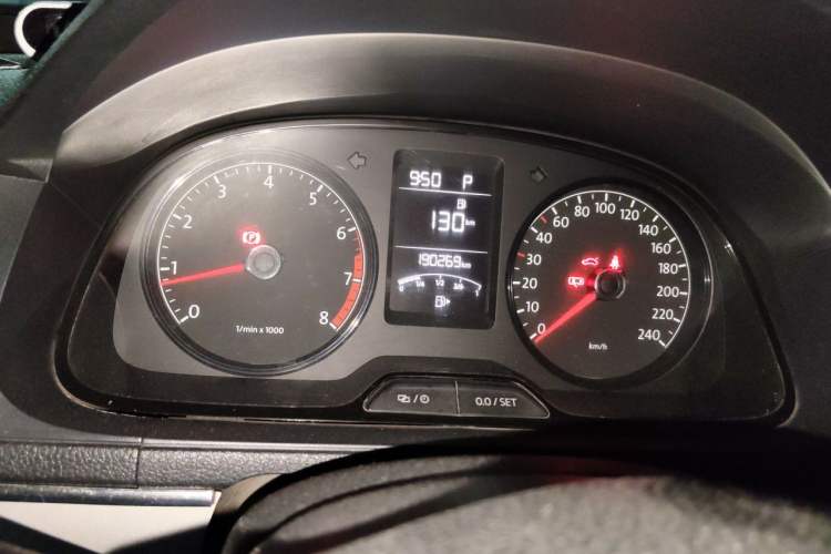 Used Volkswagen Lavida 2013 Revised Classic 1.6L Automatic Fashion Edition Odometer Close Up