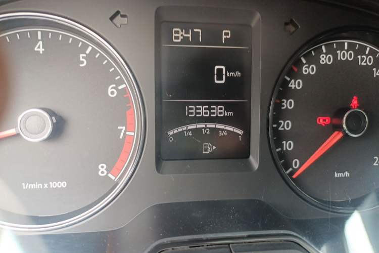Used Volkswagen Lavida 2013 Revised Classic 1.6L Automatic Fashion Edition Odometer Close Up