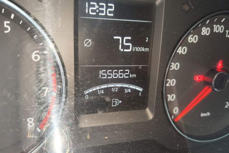 Used Volkswagen Lavida 2013 Revised Version 1.4 TSI Manual Comfort Edition Odometer Close Up