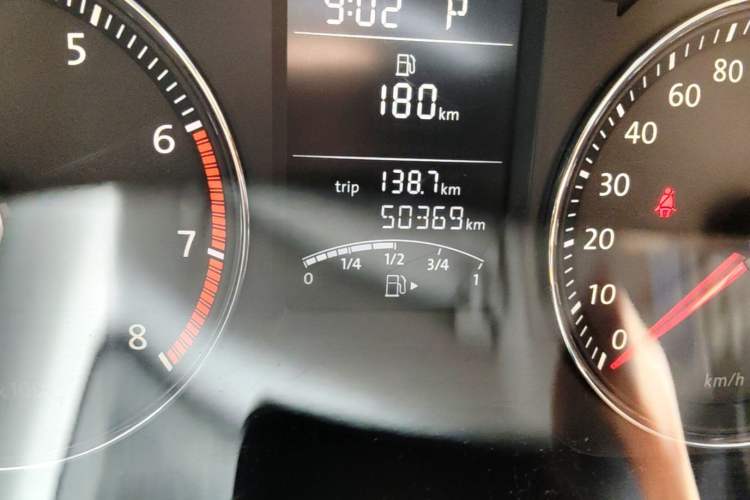 Used Volkswagen Lavida 2013 1.4TSI DSG Comfort Edition Odometer Close Up