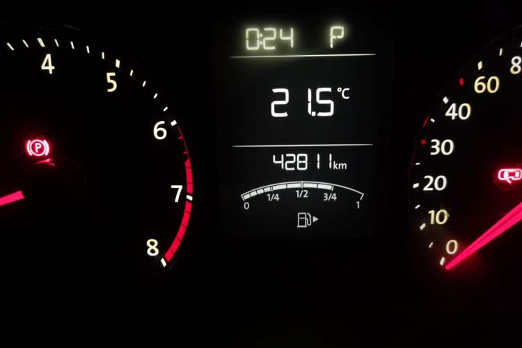 Used Volkswagen Lavida 2013 Revised Version 1.4 TSI DSG Comfort Edition Odometer Close Up