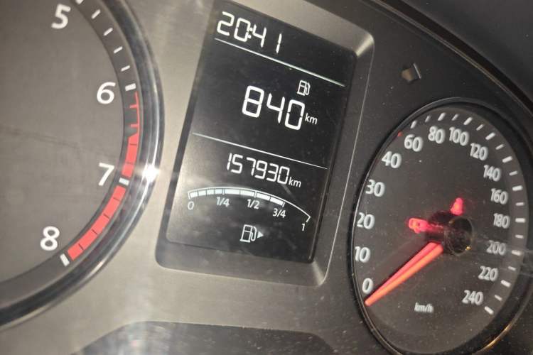 Used Volkswagen Lavida 2013 1.6L Manual Comfort Edition Odometer Close Up