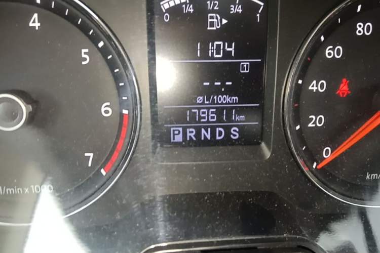Used Volkswagen Lavida 2013 1.6L Automatic Comfort Edition Odometer Close Up