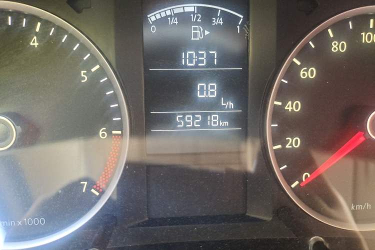 Used Volkswagen Lavida 2013 1.6L Manual Fashion Edition Odometer Close Up