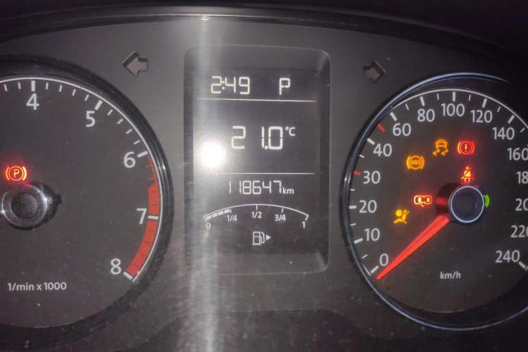 Used Volkswagen Lavida 2013 Revised Classic 1.6L Automatic Fashion Edition Odometer Close Up