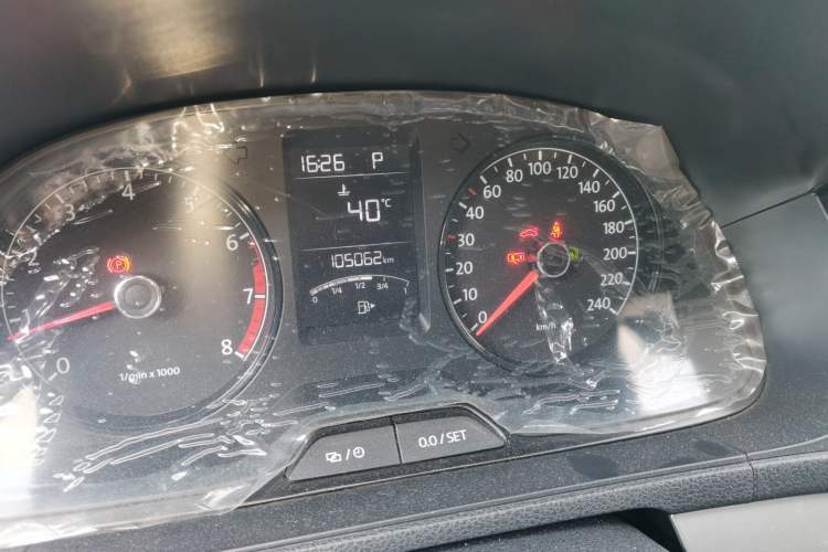 Used Volkswagen Lavida 2013 Revised Classic 1.6L Automatic Fashion Edition Odometer Close Up