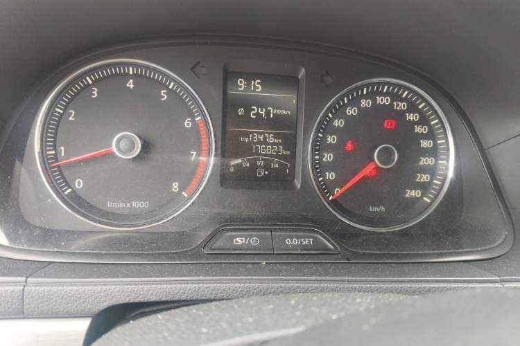 Used Volkswagen Lavida 2013 1.4TSI Manual Comfort Edition Odometer Close Up