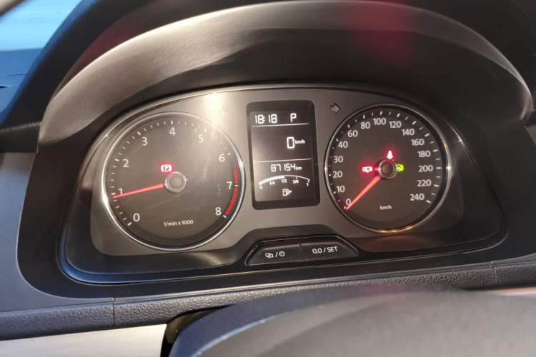 Used Volkswagen Lavida 2013 Restyled Classic 1.6L Automatic Comfort Edition Odometer Close Up