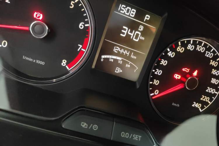 Used Volkswagen Lavida 2013 Revised Classic 1.6L Automatic Fashion Edition Odometer Close Up