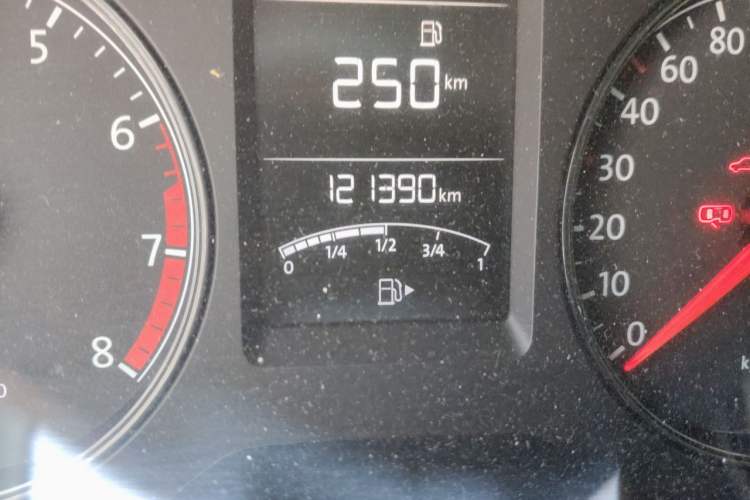 Used Volkswagen Lavida 2013 Revised Classic 1.6L Automatic Fashion Edition Odometer Close Up