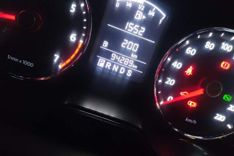 Used Volkswagen Lavida 2013 1.6L Automatic Luxury Edition Odometer Close Up