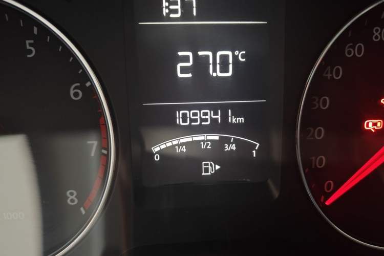 Used Volkswagen Lavida 2013 Restyled Classic 1.6L Manual Comfort Edition Odometer Close Up