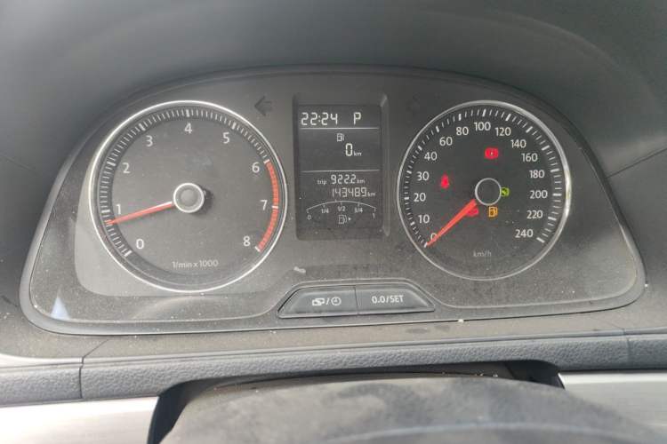 Used Volkswagen Lavida 2013 1.4TSI DSG Comfort Edition Odometer Close Up