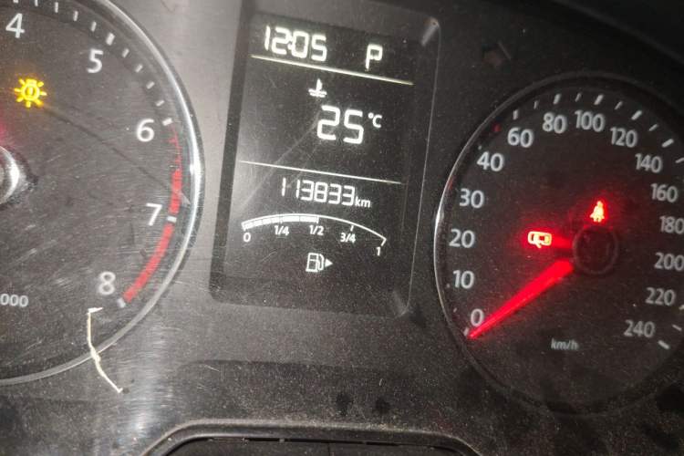 Used Volkswagen Lavida 2013 Revised Version 1.4 TSI DSG Comfort Edition Odometer Close Up