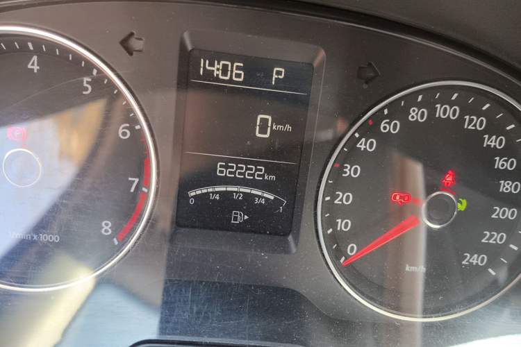 Used Volkswagen Lavida 2013 Revised Version 1.6L Automatic Luxury Edition Odometer Close Up