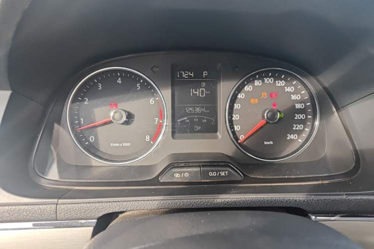 Used Volkswagen Lavida 2013 1.4TSI DSG Luxury Edition Odometer Close Up