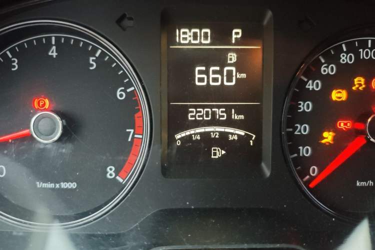 Used Volkswagen Lavida 2013 Revised Classic 1.6L Automatic Fashion Edition Odometer Close Up