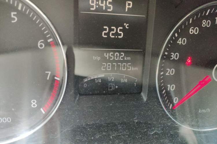 Used Volkswagen Lavida 2013 Revised Version 1.4 TSI DSG Comfort Edition Odometer Close Up