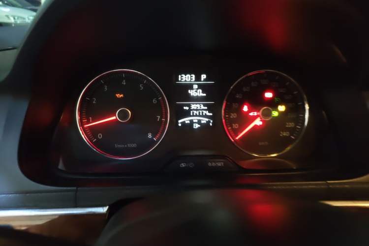 Used Volkswagen Lavida 2013 1.4TSI DSG Luxury Edition Odometer Close Up