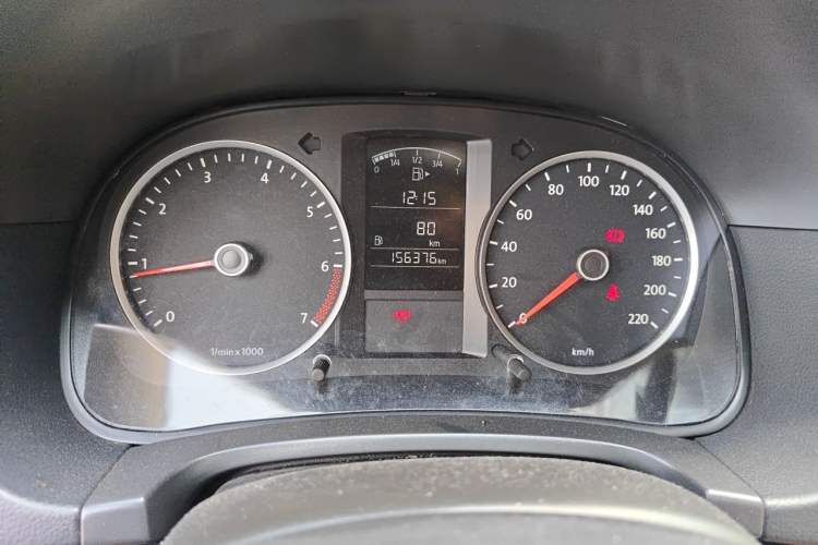 Used Volkswagen Lavida 2013 Classic 1.6L Manual Fashion Edition Odometer Close Up