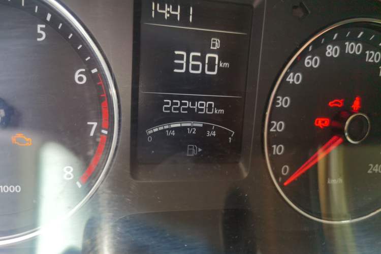 Used Volkswagen Lavida 2013 Restyled Classic 1.6L Manual Comfort Edition Odometer Close Up