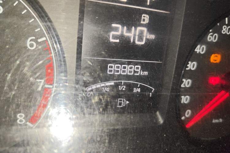 Used Volkswagen Lavida 2013 Revised Classic 1.6L Automatic Fashion Edition Odometer Close Up