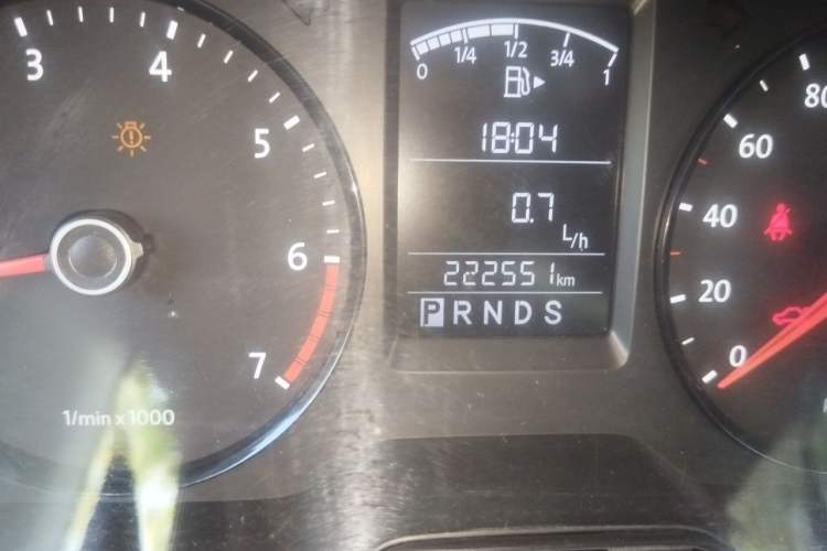 Used Volkswagen Lavida 2013 1.6L Automatic Fashion Edition Odometer Close Up