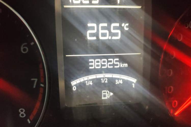 Used Volkswagen Lavida 2013 Restyled Classic 1.6L Automatic Comfort Edition Odometer Close Up