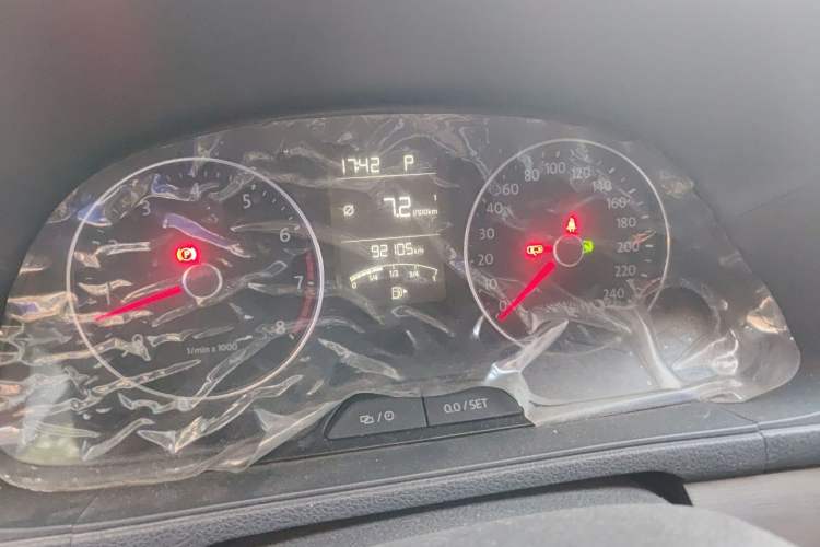 Used Volkswagen Lavida 2013 Restyled Classic 1.6L Automatic Comfort Edition Odometer Close Up