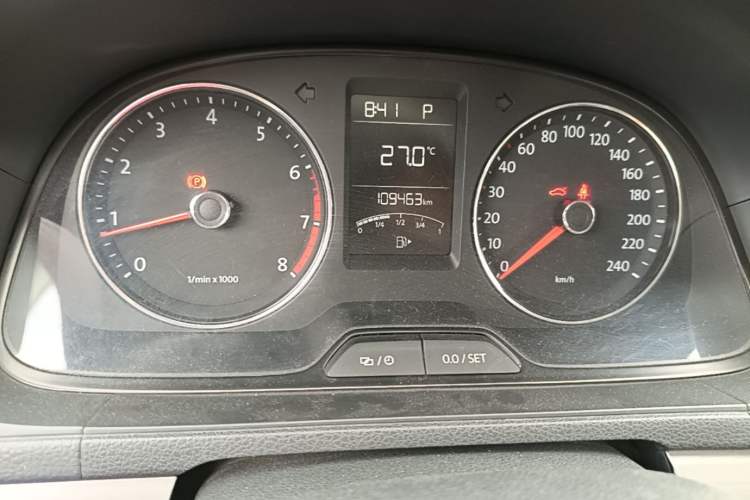 Used Volkswagen Lavida 2013 Restyled Classic 1.6L Automatic Comfort Edition Odometer Close Up