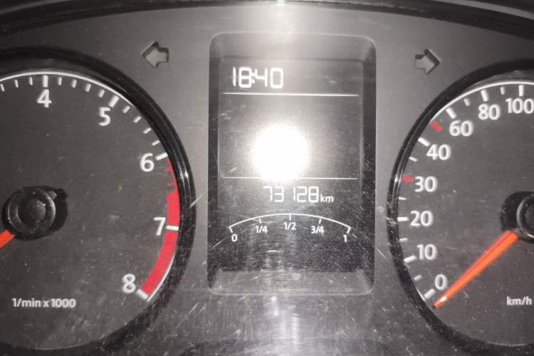 Used Volkswagen Lavida 2013 Revised Classic 1.6L Manual Fashion Edition Odometer Close Up