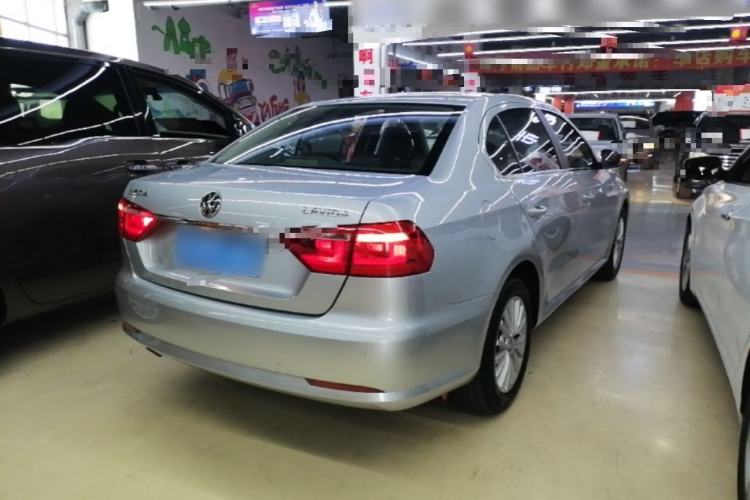 Used Volkswagen Lavida 2013 Revised Version 1.6L Automatic Luxury Edition Rear Right 45 Deg