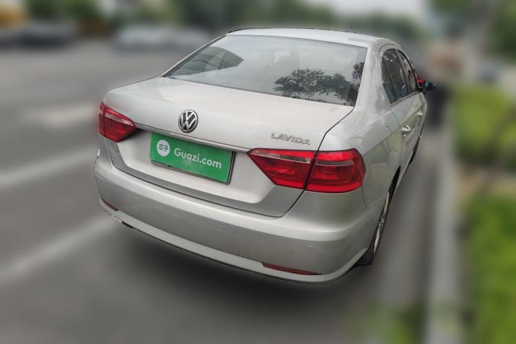 Used Volkswagen Lavida 2013 Revised Version 1.6L Automatic Luxury Edition Rear Right 45 Deg