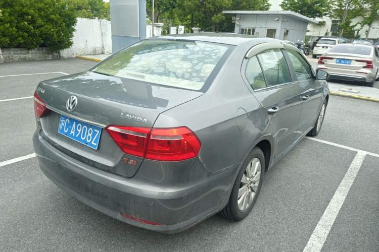 Used Volkswagen Lavida 2013 1.6L Manual Comfort Edition Rear Right 45 Deg