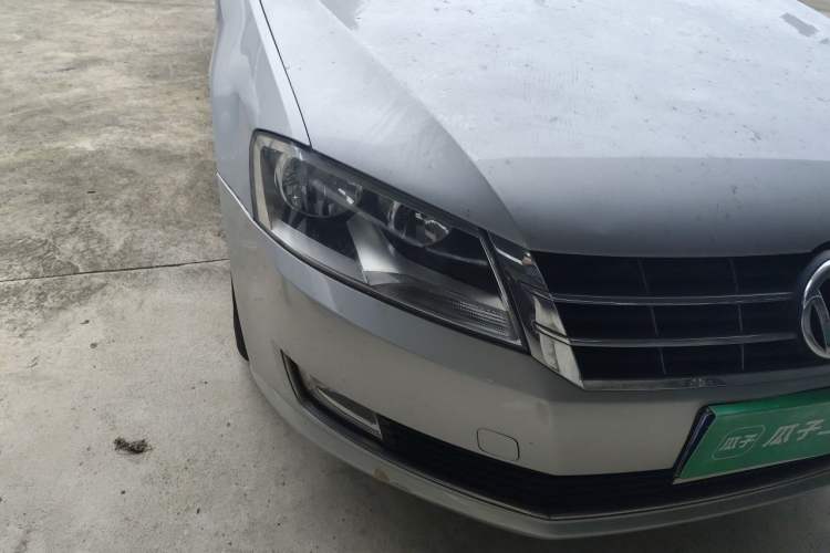 Used Volkswagen Lavida 2013 Restyled Classic 1.6L Automatic Comfort Edition Right Front Headlight