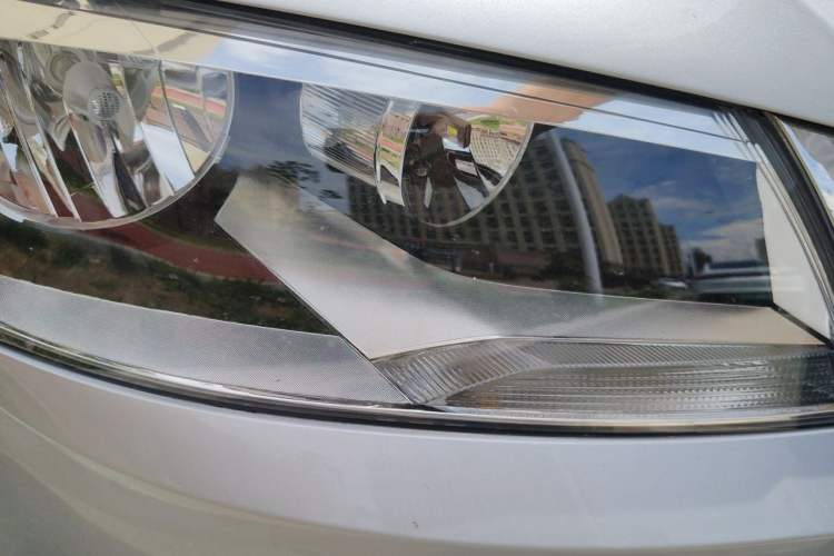 Used Volkswagen Lavida 2013 Revised Classic 1.6L Automatic Fashion Edition Right Front Headlight