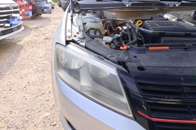 Used Volkswagen Lavida 2013 Revised Version 1.4 TSI Manual Comfort Edition Right Front Headlight