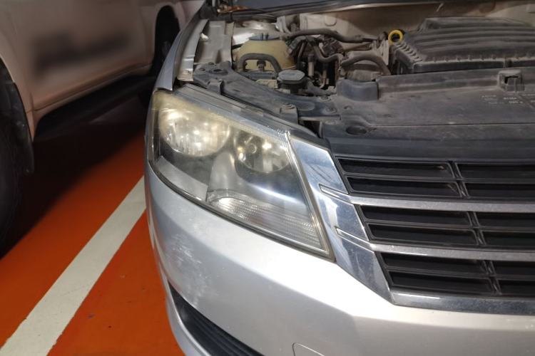 Used Volkswagen Lavida 2013 Revised Classic 1.6L Automatic Fashion Edition Right Front Headlight