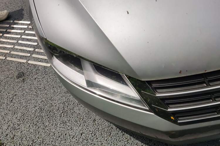 Used Volkswagen Lavida 2013 Restyled Classic 1.6L Manual Comfort Edition Right Front Headlight